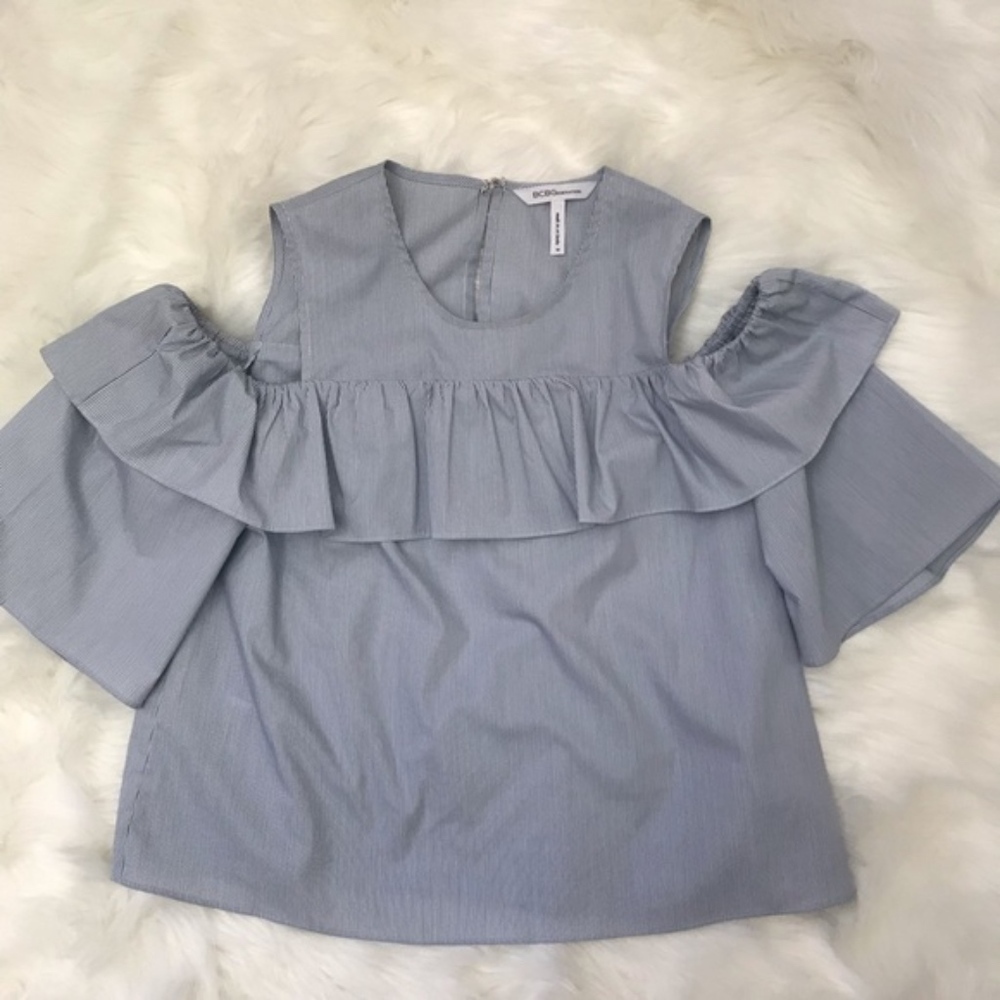BCBGeneration Ruffles Striped Cold Shoulder Top - Picture 4 of 7